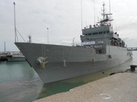 El patrullero de la Armada 'Vigía' parte de Cádiz para iniciar operaciones de seguridad en la costa occidental africana