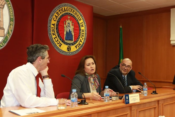 Miriam Álvarez, durante la charla