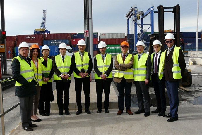 Visita de una delegación formada por representantes de Mitsubishi Electric