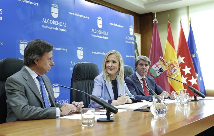 CIFUENTES PRESIDE LA REUNIÓN DEL CONSEJO DE GOBIERNO EN Alcobendasla Presidenta