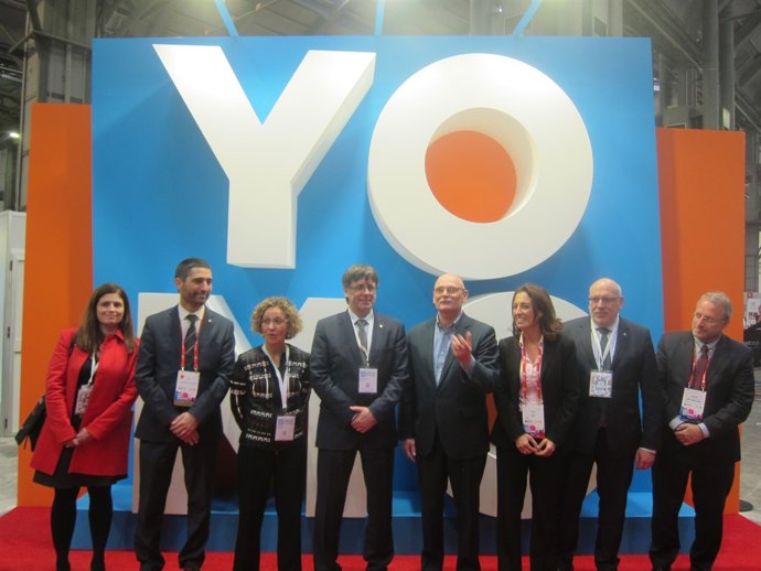 C.Puigdemont, els consellers M.Ruiz i J.Baiget i J.Hoffman (GSMA), en YoMo