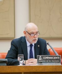 Maza asegura la independencia de la Fiscalía, que "aplica la ley sea quien sea el investigado"