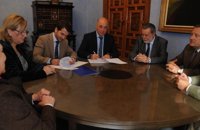 Diputación y Ayuntamiento de Cabra (Córdoba) amplían su convenio de colaboración en materia de gestión tributaria