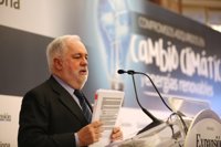 Cañete dice que será la sociedad europea la que defina el "próximo capítulo" de una UE a 27