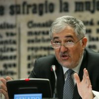 Conde-Pumpido defiende ante ERC que el Constitucional es un tribunal "independiente, imparcial y jurídico"