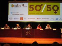 Puigdemont marca como prioridad la igualdad de género: "Tenemos un trabajo inmenso por hacer"