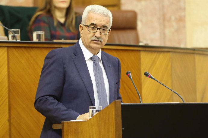 El vicepresidente de la Junta, Manuel Jiménez Barrios, en el Parlamento