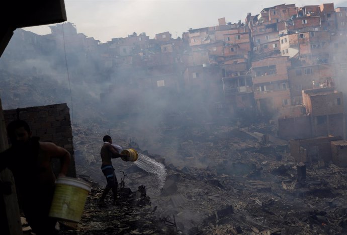 Incendio en favela Paraisópolis, de Sao Paulo