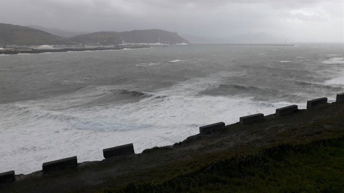 Olas en La Galea (Getxo)