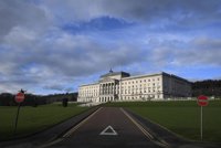 Los norirlandeses eligen a su nueva Asamblea tras la renuncia de McGuinness