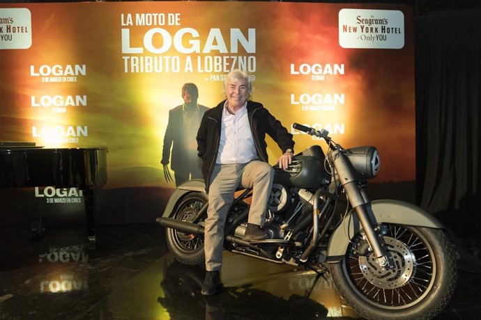 Angel Nieto presenta la moto de Loban