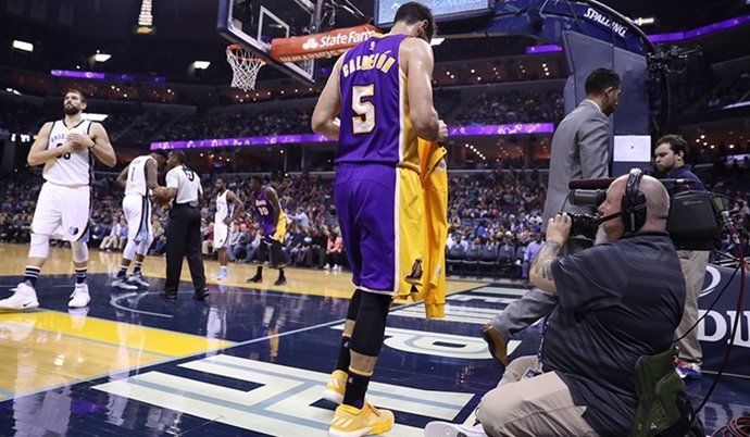 Calderón i Marc Gasol en el Lakes - Grizzlies
