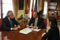 El delegado del Gobierno en C-LM traslada a Ramos el "compromiso" de Fomento con el nodo logístico de Talavera