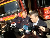 La niña rescatada en Alicante se apoyaba por los pies en el centímetro que sobresale del marco de la ventana