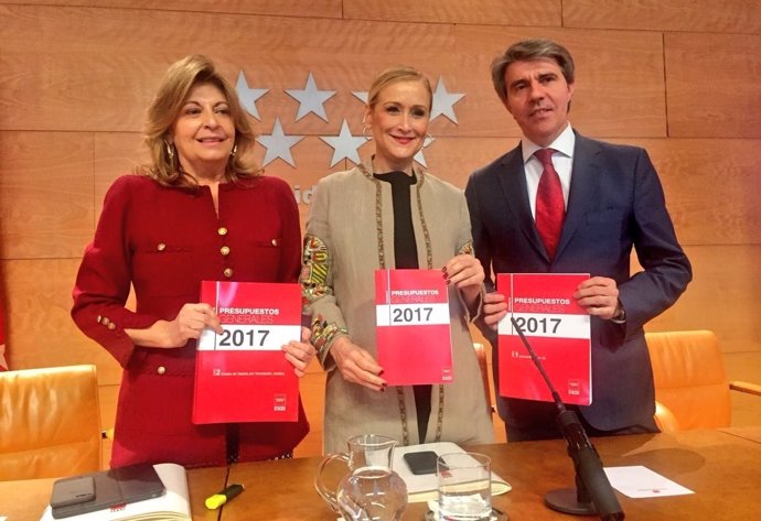 Engracia Hidalgo, Cristina Cifuentes y Ángel Garrido