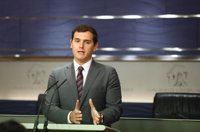 Rivera lamenta que el PP "rompa el pacto de investidura" con Ciudadanos por "proteger" a Sánchez