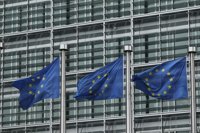 La Eurocámara pide reducir el precio de los medicamentos