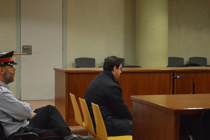 Alejandro R.V. En la Audiencia de Lleida 