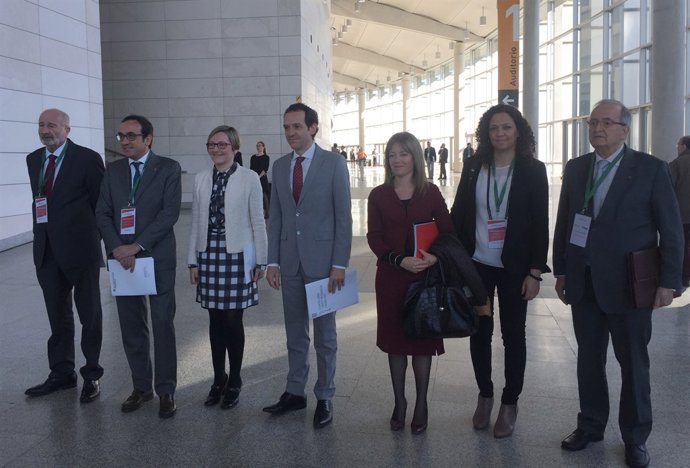 Els consellers de Territori de Catalunya, Balears i la Comunitat en el fòrum