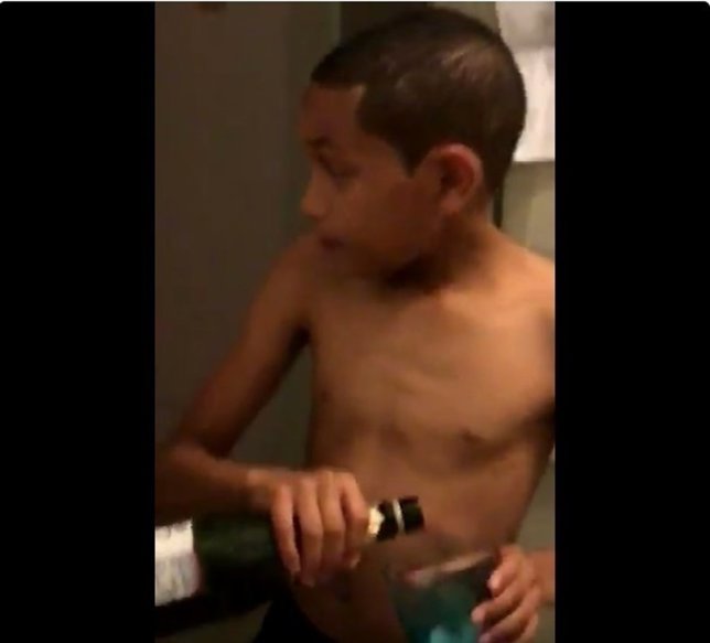 Un niño intenta hacer una gamberrada y le pillan