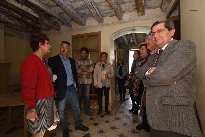 Visita institucional a la casa de Federico en Valderrubio
