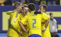 El Oviedo-Cádiz acapara la apretada lucha por el 'play-off'