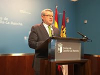 Felpeto: C-LM "no puede soportar" pagar 26 millones en sueldos a maestros interinos en verano