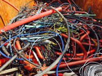 Endesa gestiona 148,2 toneladas de residuos de los trabajos de mejora de la red eléctrica