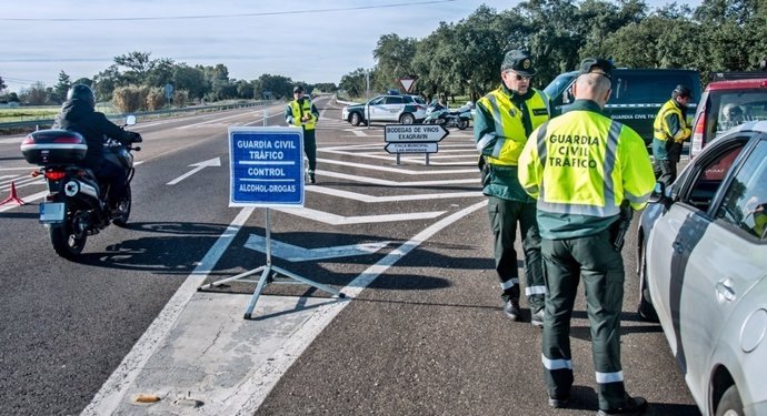 Control Anti-Droga Guardia Civil De Trafico. Badajoz, Febrero 2016