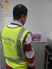 Detenido en Tavernes un hombre por estafar a una ONG con huchas de donaciones para niños con cáncer