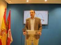 Cáceres ya tiene operativo el primer paso de peatones inteligente para evitar atropellos