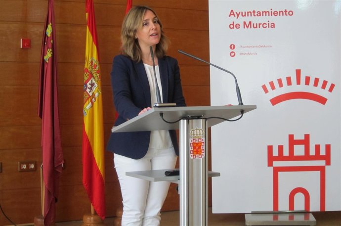 Conchita Ruiz en la rueda de prensa tras la Junta