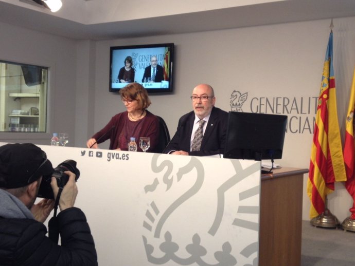 Cebrián y Alcaraz en la rueda de prensa del Consell este viernes