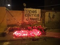 Tensión en el barrio de Cartuja de Granada mientras sigue la búsqueda del autor de la muerte del joven disparado