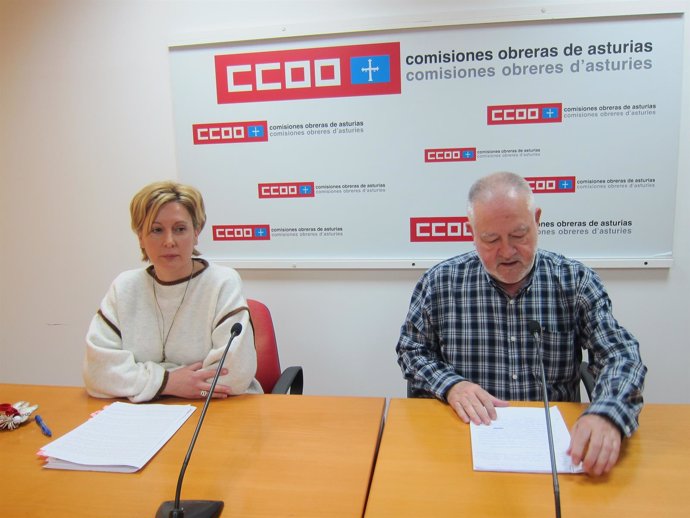 El secretario de CCOO, Antonio Pino, y la secretaría de la mujer Mapi Artidiello