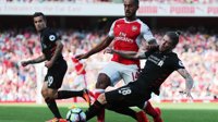 Liverpool y Arsenal se retan en Anfield por la cuarta plaza