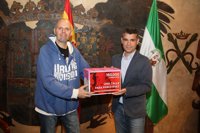 Marbella buscará un lugar "significativo" para darle el nombre de Pablo Ráez