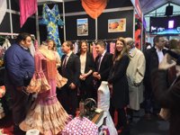 Reyes destaca el protagonismo de Andújar en la moda flamenca y el potencial económico de este sector