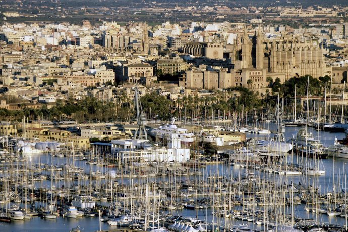 Catedral y Puerto de Palma de Mallorca