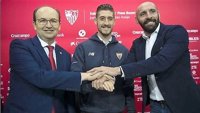 Escudero, renovado con el Sevilla hasta 2021: "Me siento un privilegiado"