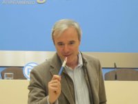 Azcón (PP) cree que Santisteve "debe dar marcha atrás con las municipalizaciones"