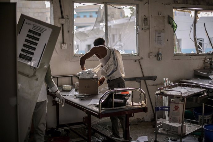 Hospital yemení apoyado por MSF que quedó destruido por un bombardeo saudí