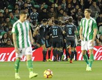 La Real conquista el Villamarín y duerme en puestos de 'Champions'