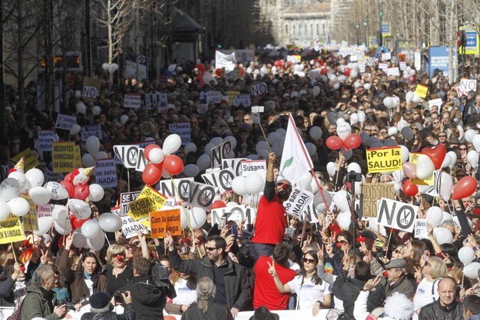 Manifestación por dos hospitales completos en Granada
