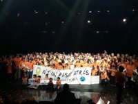 El Puerto de Huelva acoge una concentración "íntima y familiar" de los allegados de los estibadores