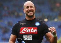 Un paradón de Pepe Reina da la victoria al Nápoles