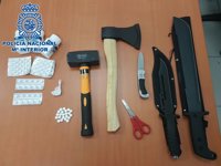 Detenido un hombre con un machete y un mazo ocultos entre la ropa en un centro de salud de Gran Canaria