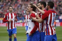 Griezmann y Gameiro devuelven al Atlético a puestos 'Champions'