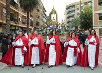 5.000 cofrades y músicos se adelantan a la Semana Santa en una procesión en Alboraia