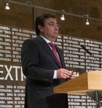 Vara no ve "ningún problema" en que Susana Díaz pudiera concurrir a las primarias del PSOE siendo presidenta andaluza